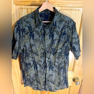 Short sleeve shirt size M